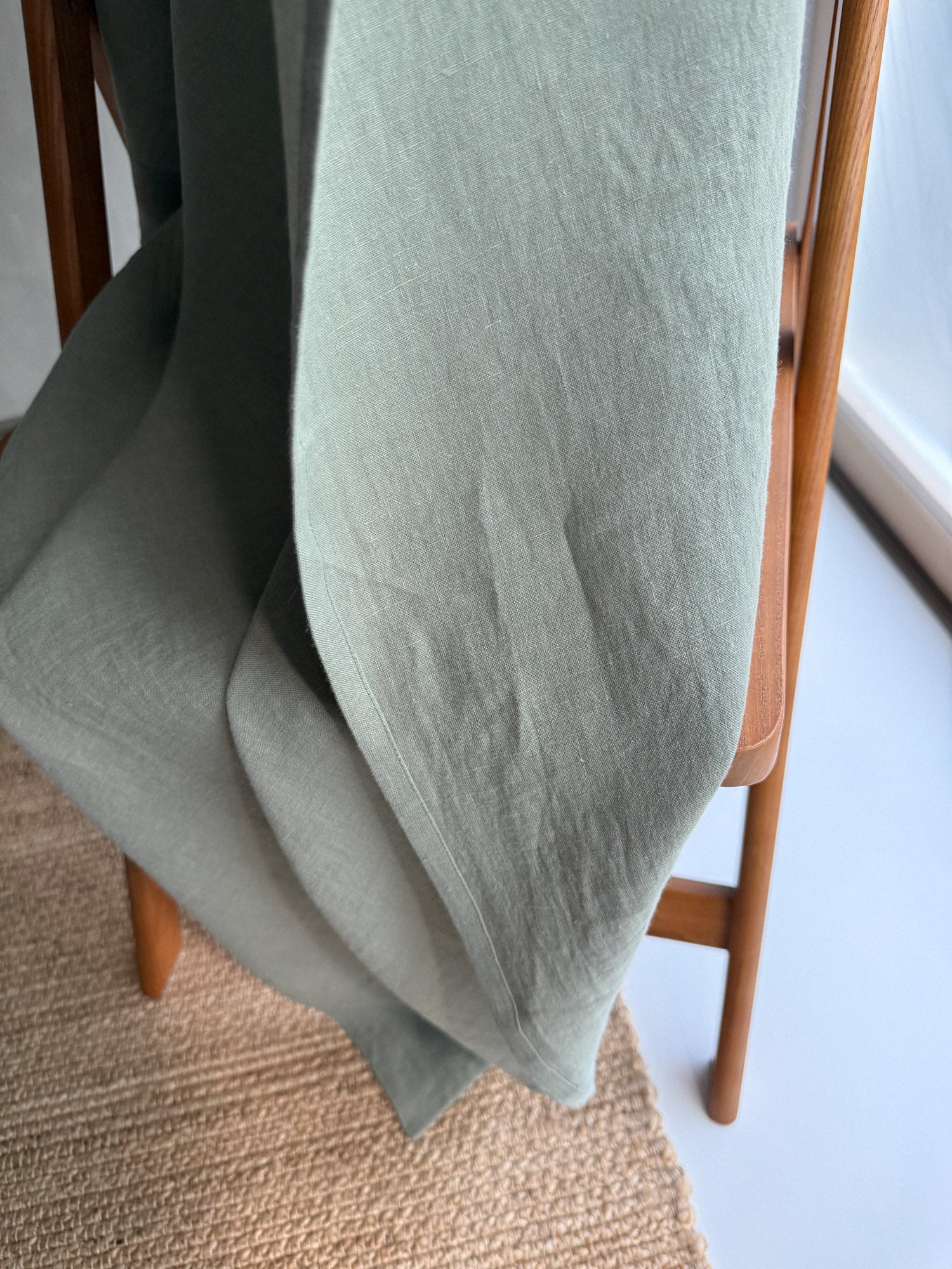 Mittelschwere Leinen-Vorhänge – Salbeigrün (2er-Set)