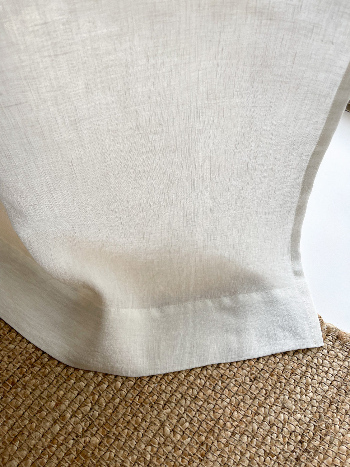 Mittelschwere Leinen-Vorhänge – Gebrochen Weiss (2er-Set)