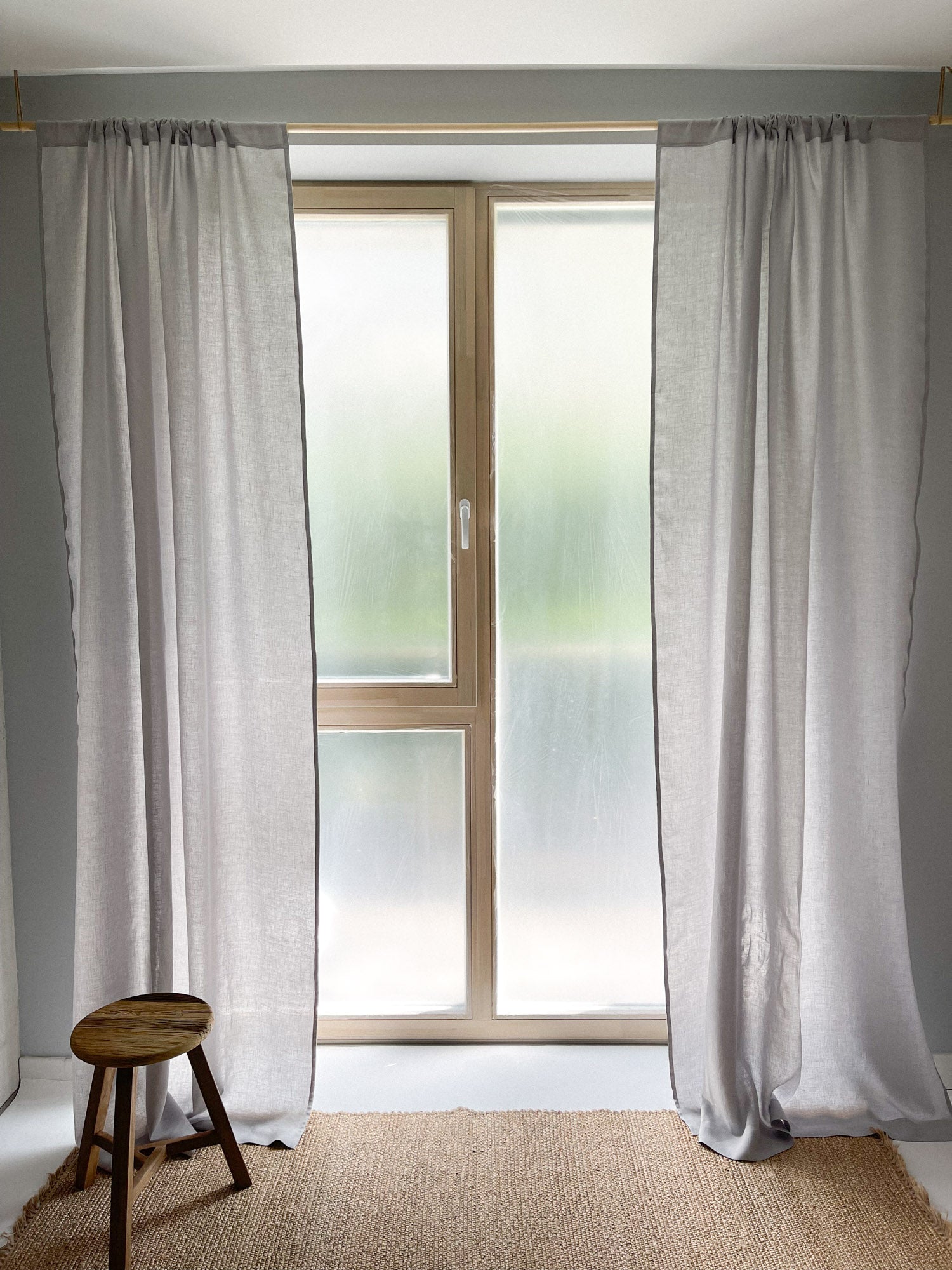 Mittelschwere Leinenvorhänge – Hellgrau (2er-Set)
