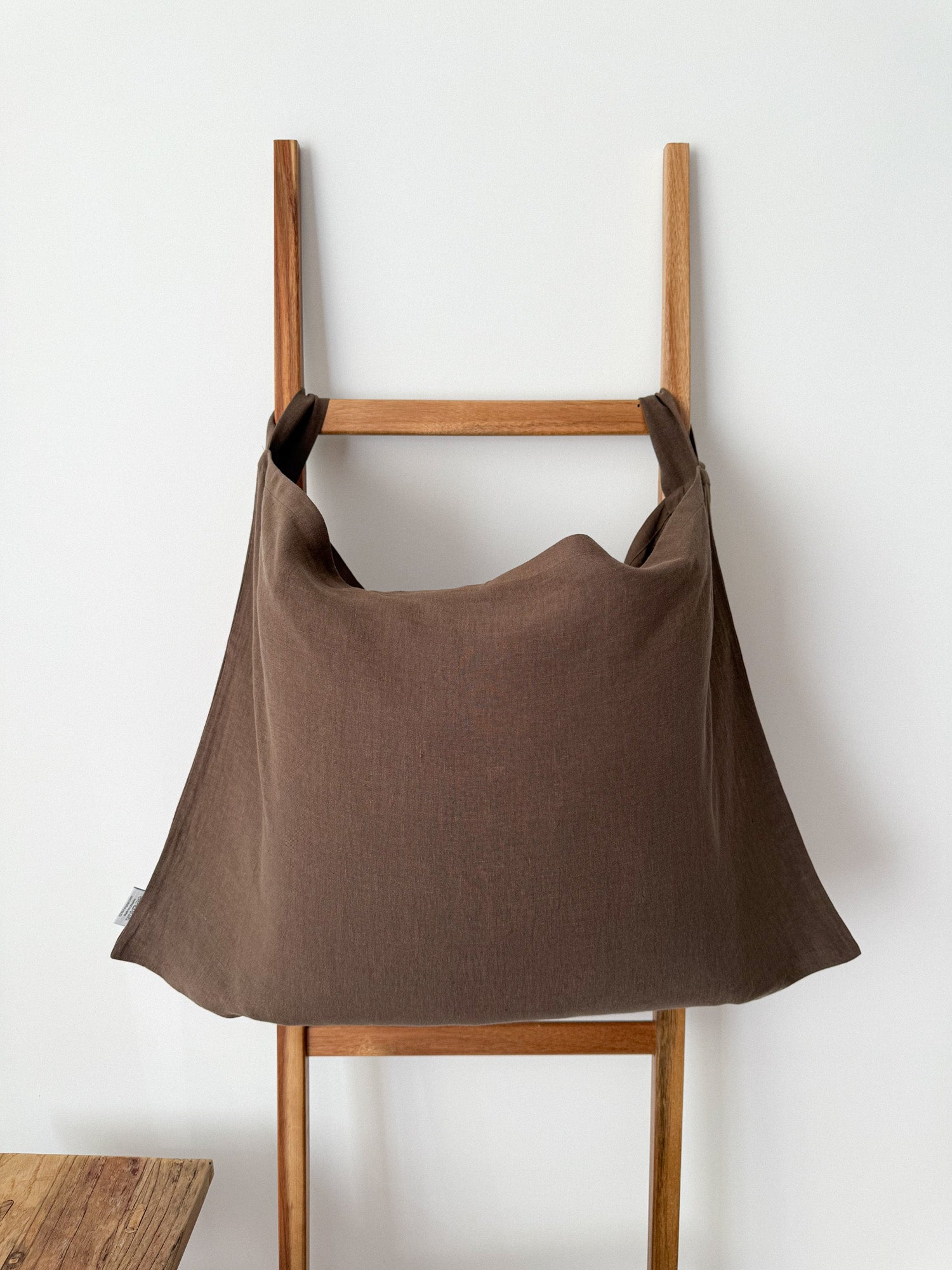Wäschesack zum Aufhängen aus Leinen – Braun